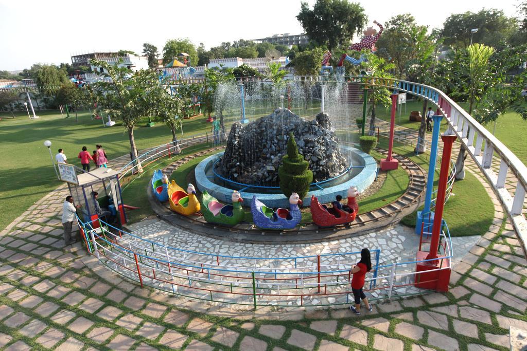 Aapno Ghar Resort & Amusement Park Γκουργκάον Εξωτερικό φωτογραφία